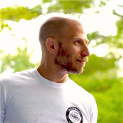 Elliott Bayev - GAMBASSA